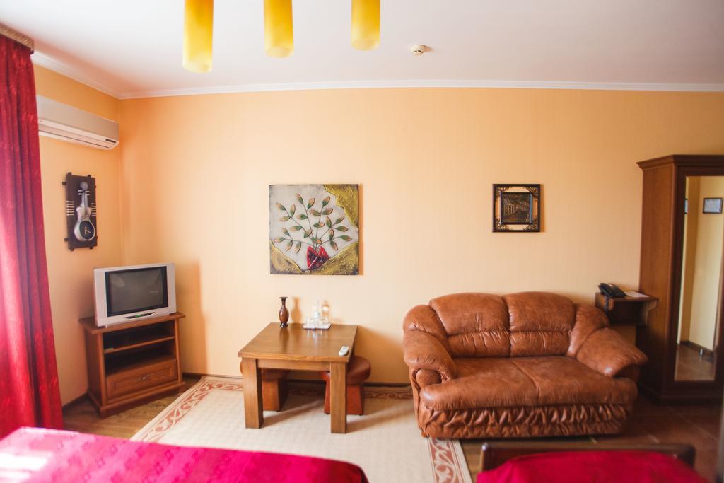 Aivengo Hotel Kolodenka Екстериор снимка